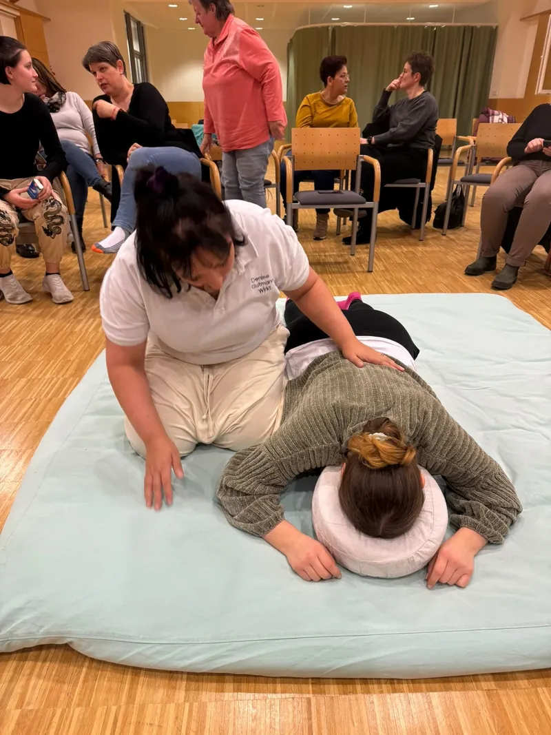 Praktische Shiatsu-Körperarbeit in der Ausbildung